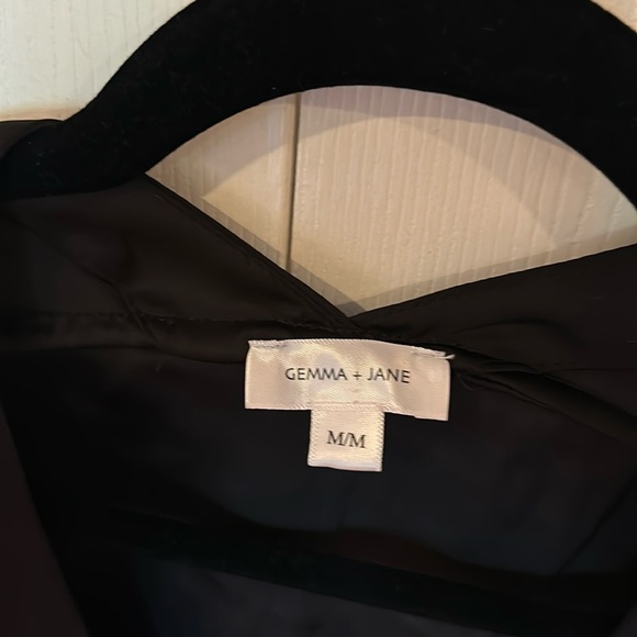 Gemma & Jane Black V neck flowy style silky 3/4 sleeve blouse Sz  M - Picture 6 of 14